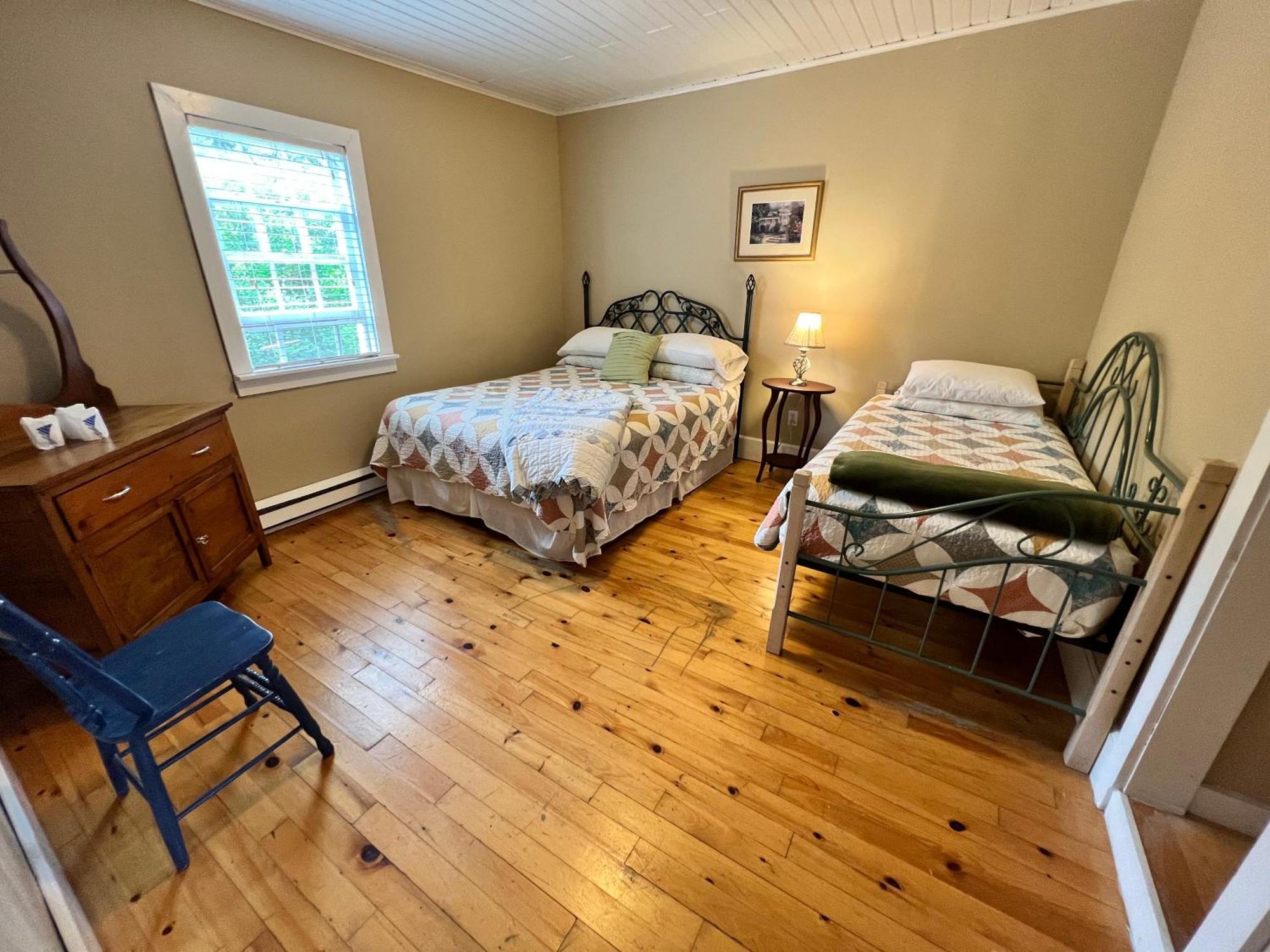 Bishop White Manor Hotel Trinity Bagian luar foto